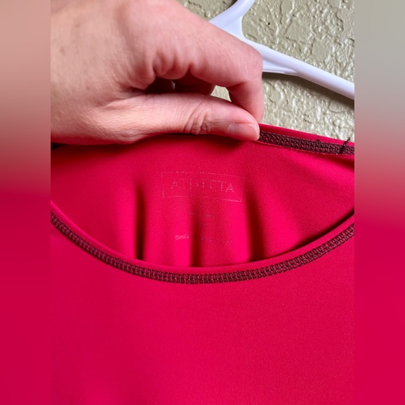 Athleta Raspberry Shade Tee, Size Small - Picture 2 of 5